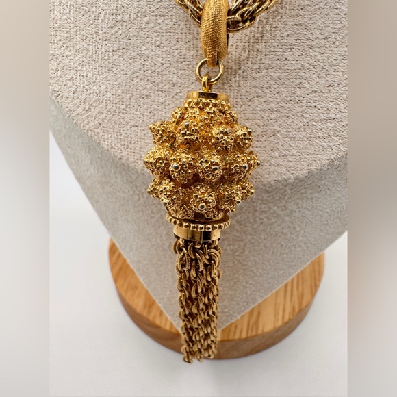 Vintage Monet Gold Tone Multi-Layer Rope Chain Tassel Necklace - Picture 5 of 11